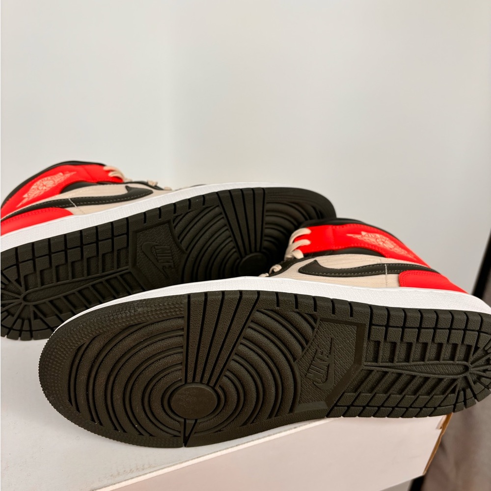 Nike Air Jordan 1 Mid Newsprint Ligth Oreowood Brown Size 10.5 - Picture 5 of 5